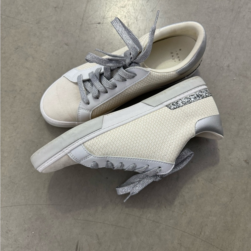 Tennis Shoes